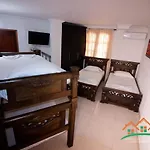 Hotel La Casa Del Turista