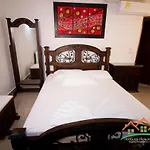 Hotel La Casa Del Turista