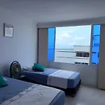 Apartamento Con Vista Al Mar, A Una Cuadra De La Playa. Piso 16