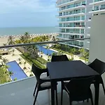 Fantastic 1 Bedroom Apartment, Direct Beach Access In The Best Area In Cartagena