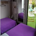 Hostel La Antigua Capsula