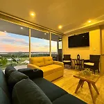 Dominique 907 Luxury Apartment