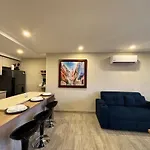 Dominique 907 Luxury Apartment