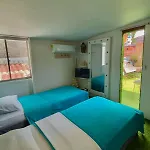Hostel La Antigua Capsula