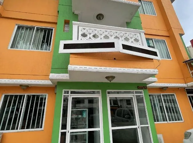 Hotel La Casa Del Turista