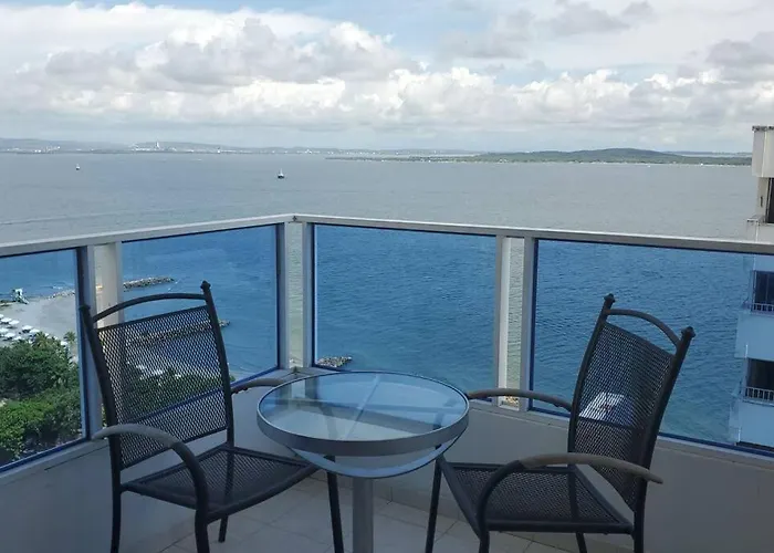 Apartamento Con Vista Al Mar, A Una Cuadra De La Playa. Piso 16