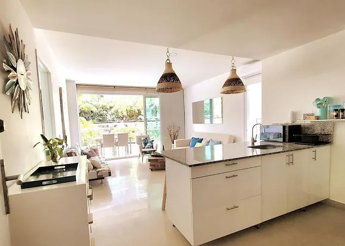 Beachfront Condo - Apto De Playa - Morros III