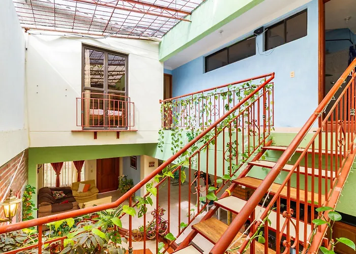 Hostal Cartagonova - Habitaciones Privadas Y Amplias Cerca A Zonas Turisticas