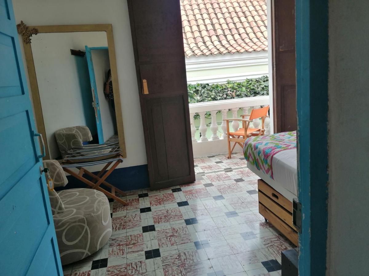 1811 Hostal *