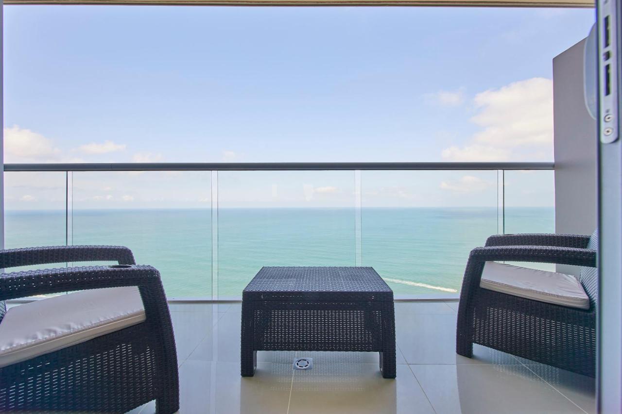 Beachfront Paradise With Outstanding Sunset Views Apartment