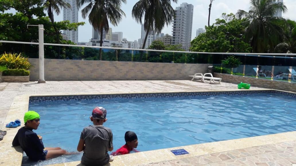 Con Vista Al Mar, A Cuadra De La Playa. Piso 16 * Cartagena