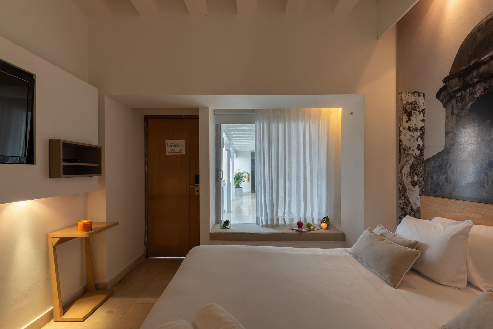 Hotel Delirio 4*