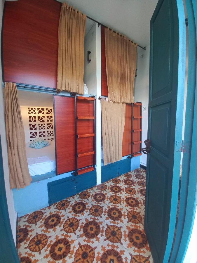 Republica Hostel *