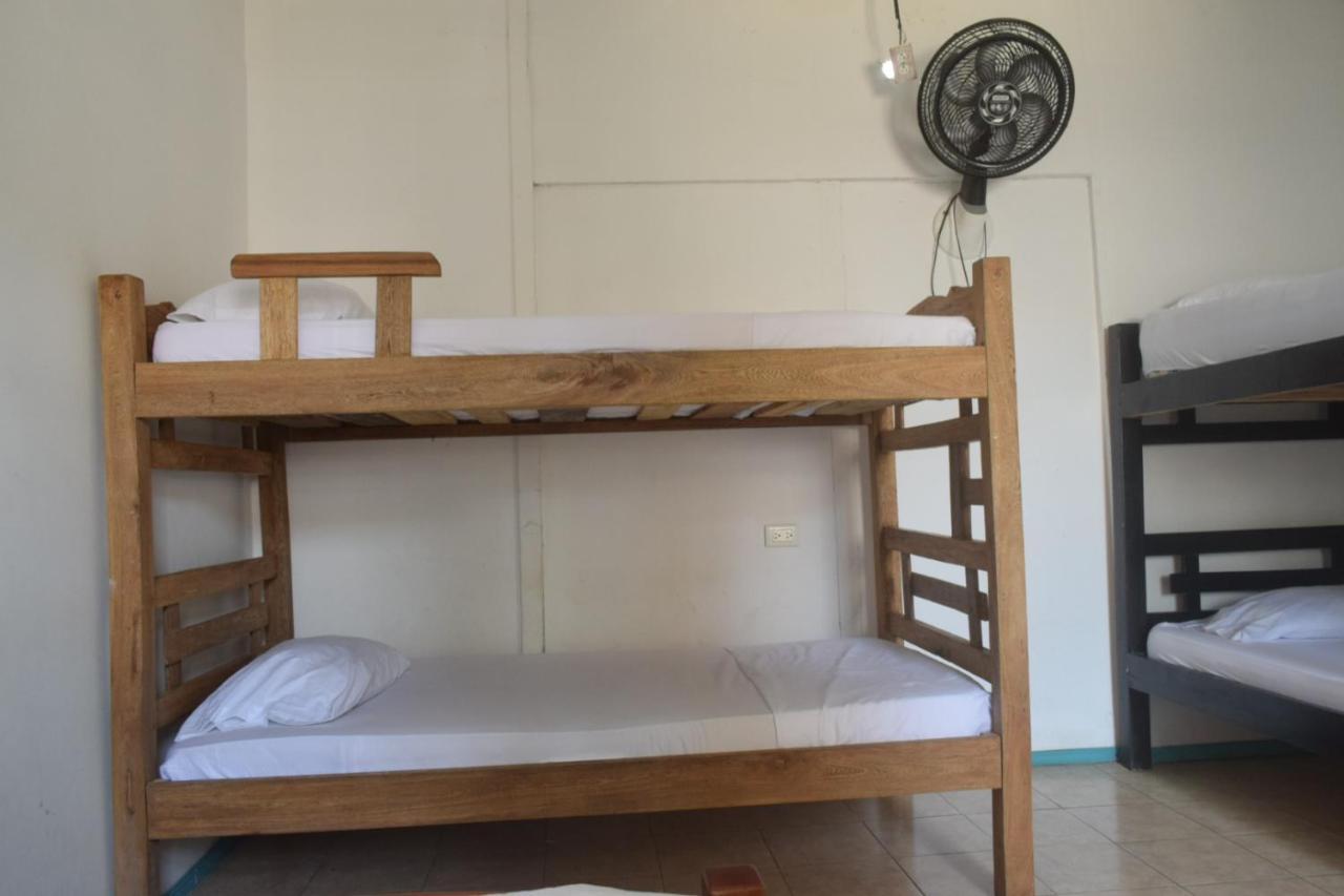 Albergue Hosting And Travel Services 420 *