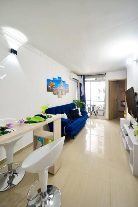 Apartment Cozy Just Steps From The *