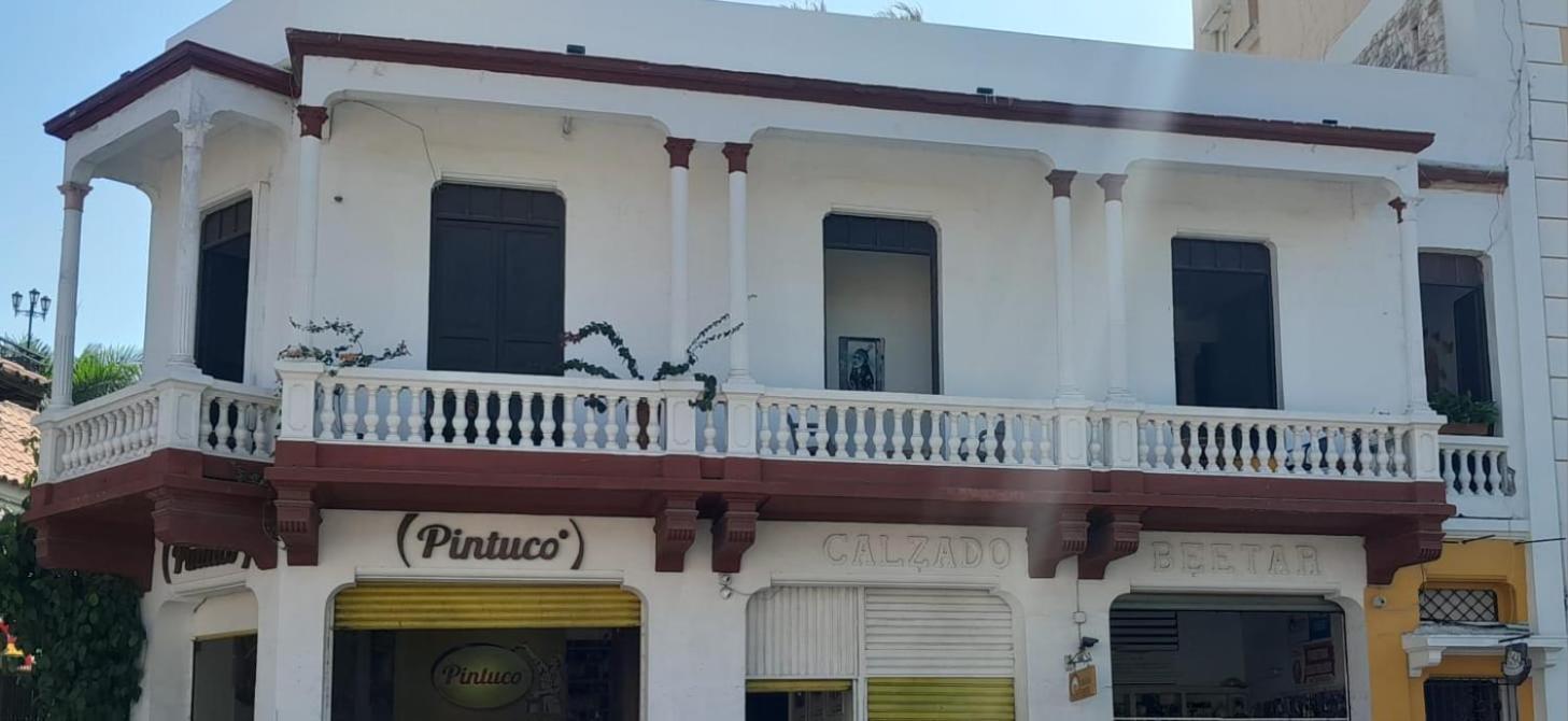 1811 Hostal