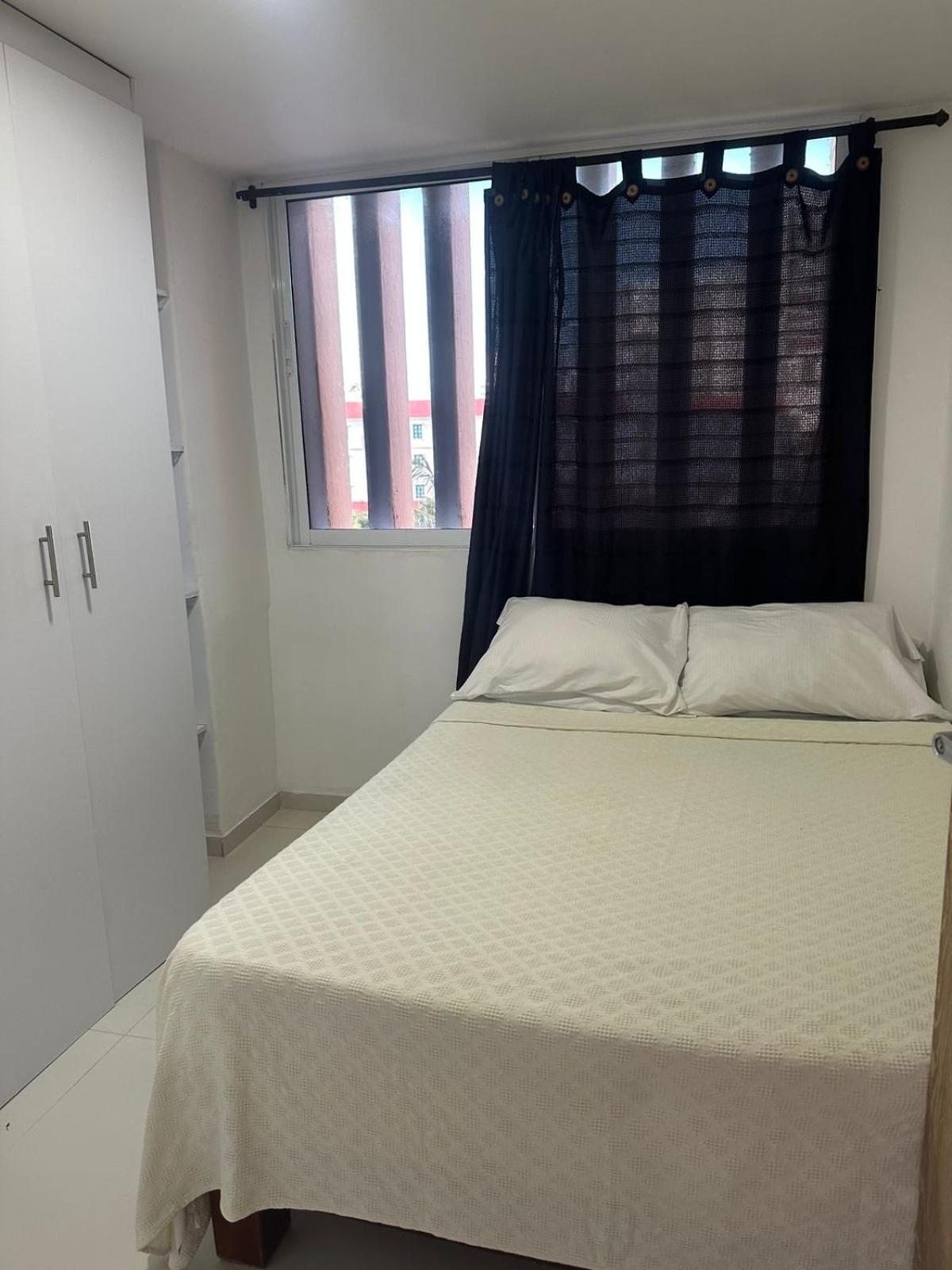 Apartamento Lindo De 3 Alcobas Y De Dos Comodo Linda En Cartagena