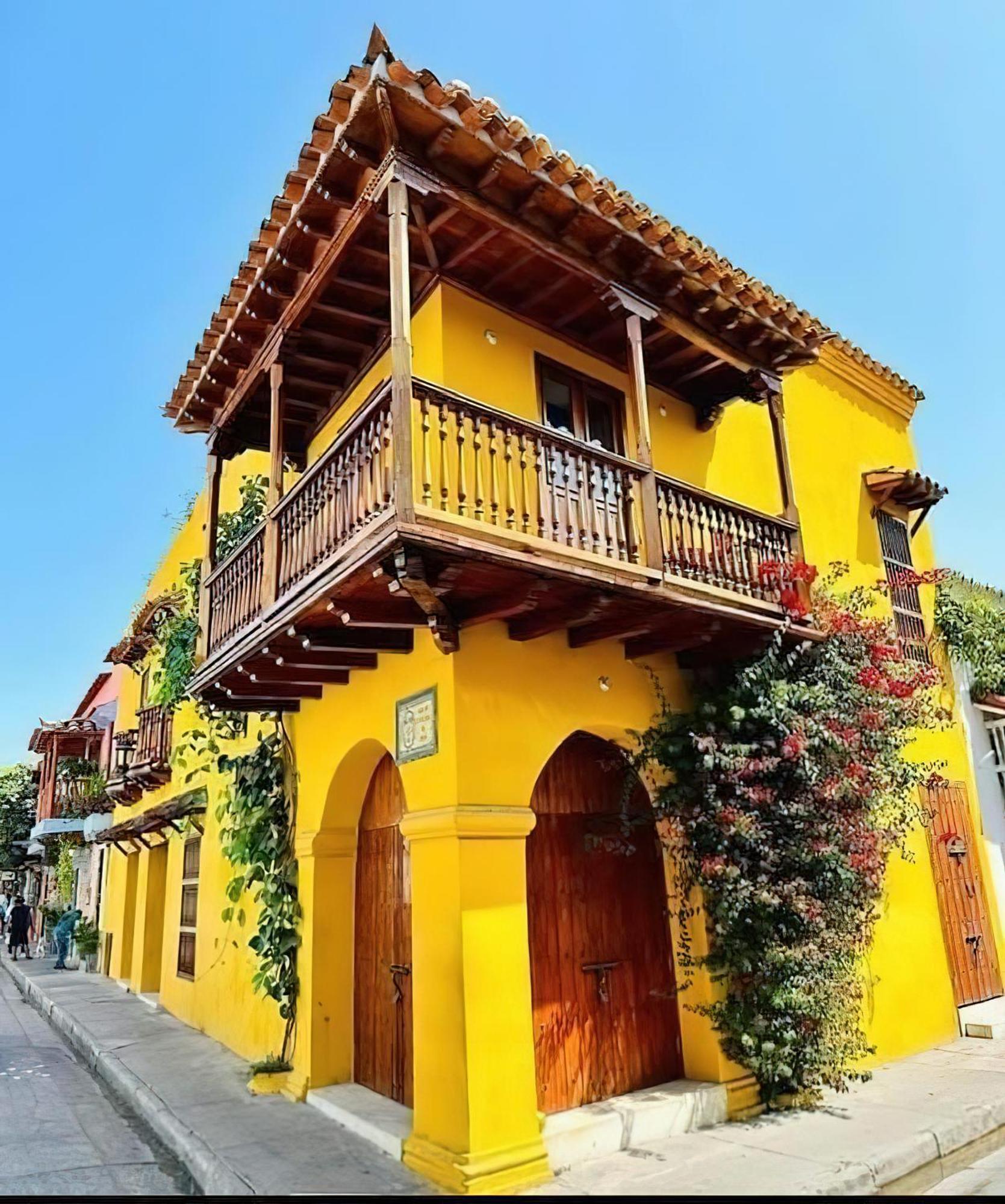 Close To Historic And Apartment