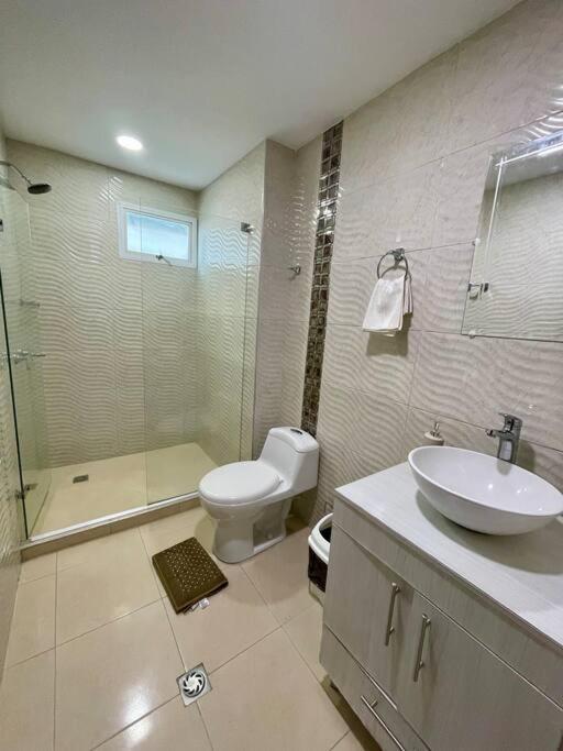 Apartamento Con Vista En El Laguito Frente A La Playa *