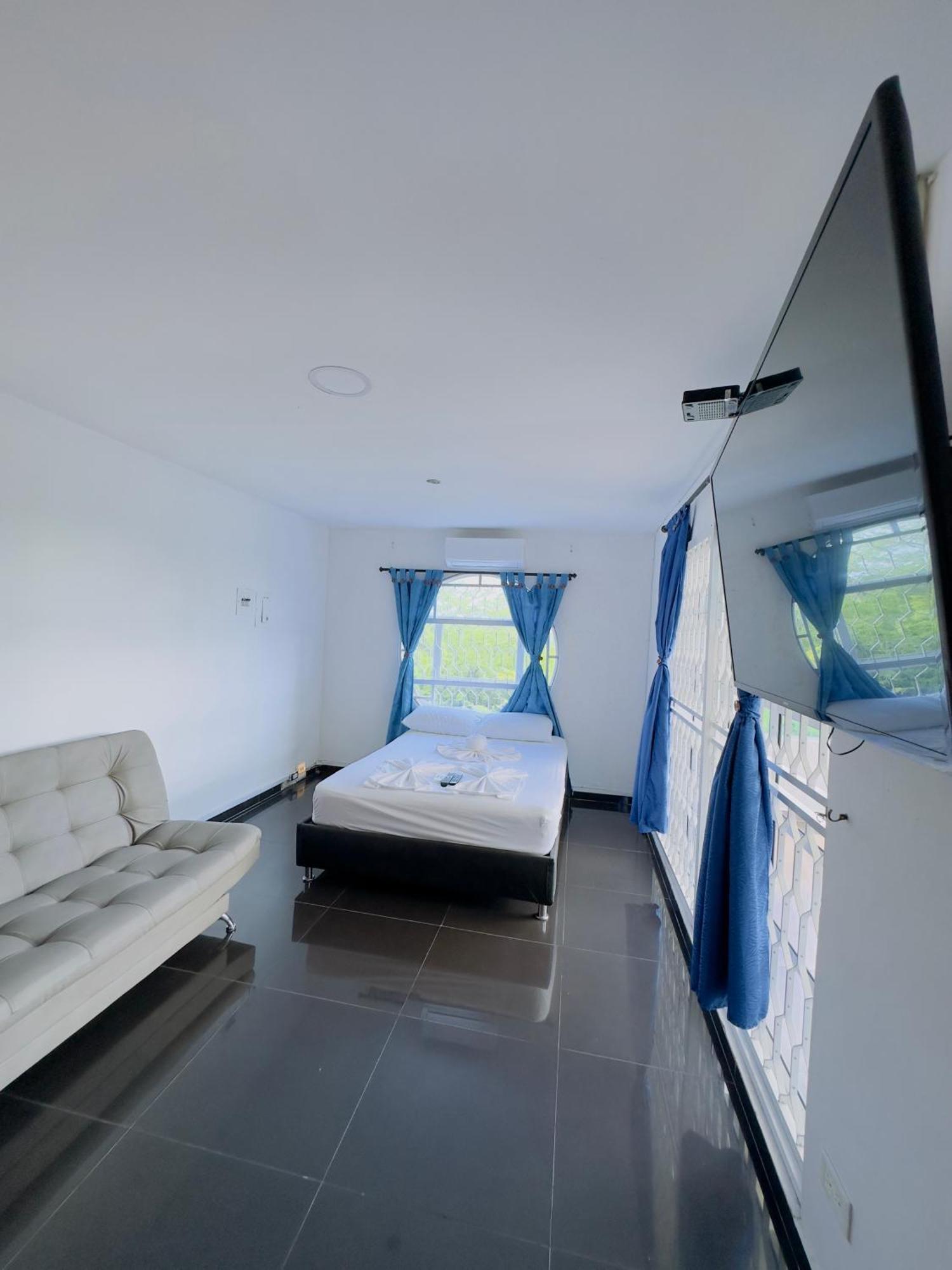 Apartamento Apartamento En Crespo Cerca Del Aeropuerto Y La Playa *