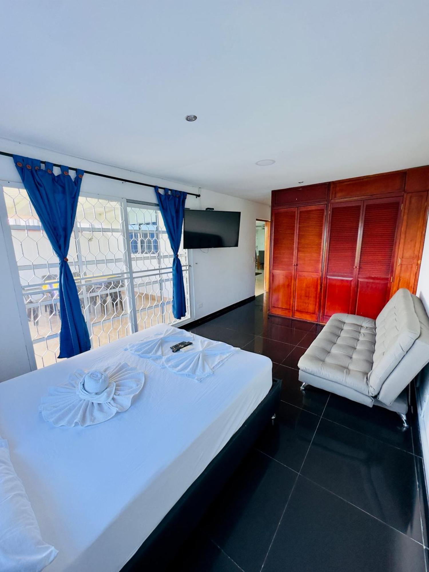 Apartamento En Crespo Cerca Del Aeropuerto Y La Playa Apartamento