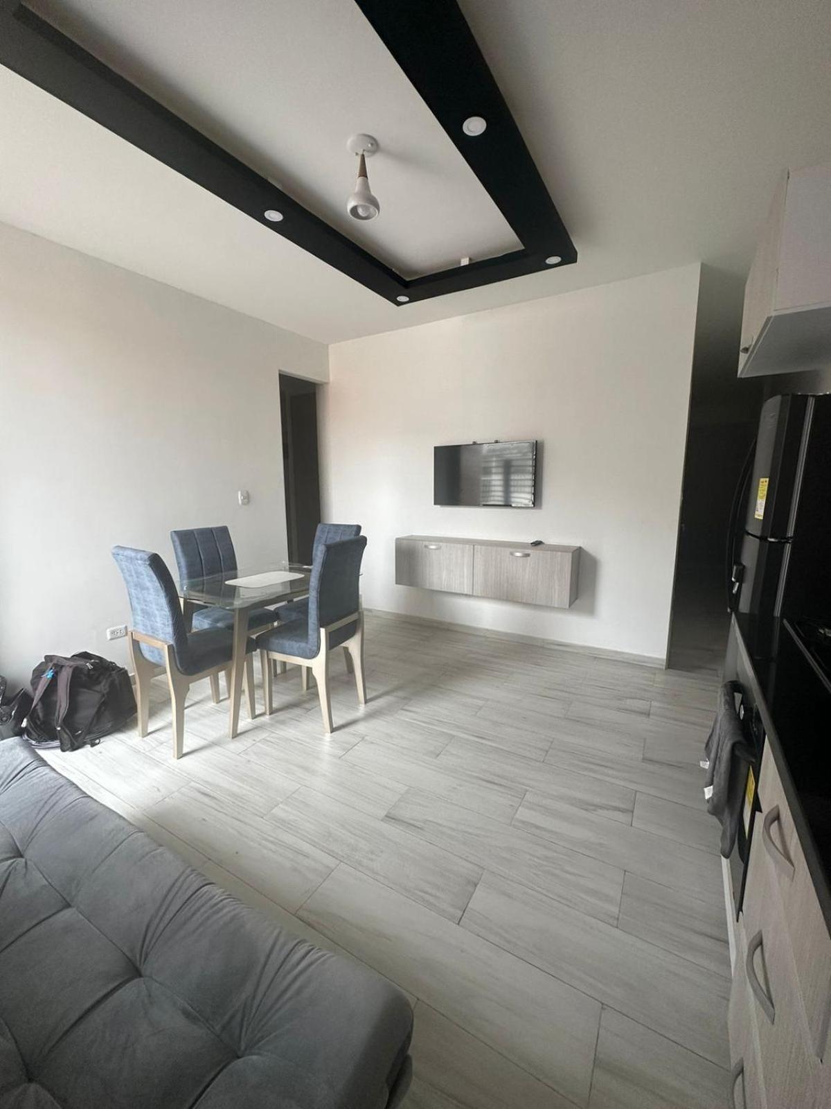 Amoblado 3 En Barrio La Campina Apartment