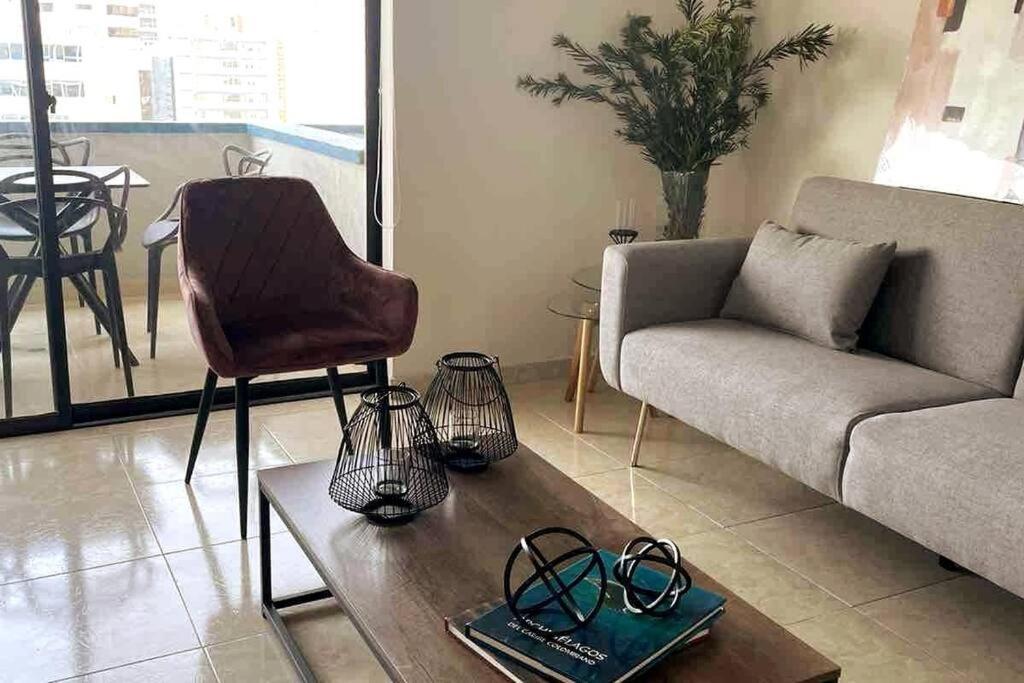 Vacation In Apartment *