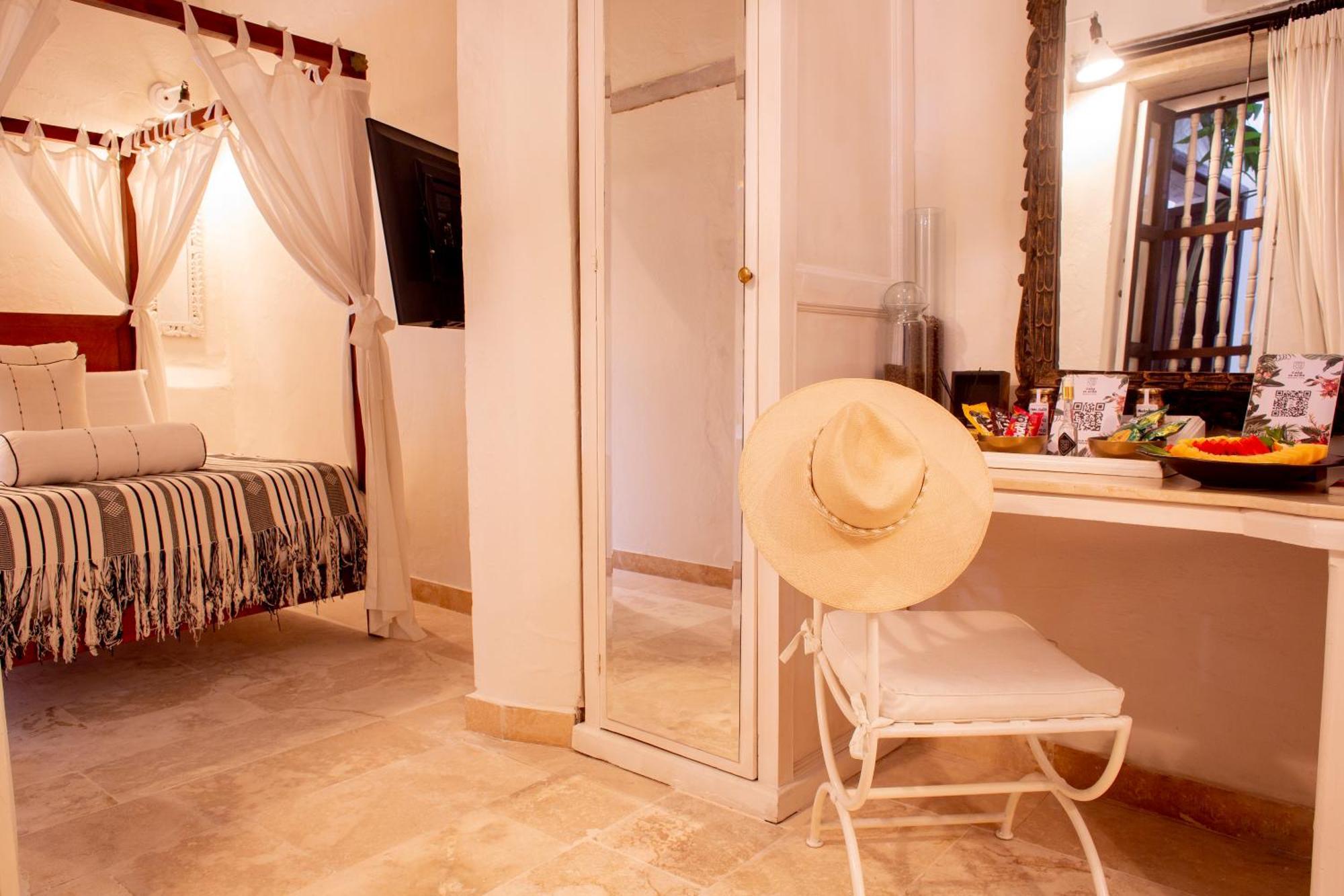 Hotel Leones De Alba Boutique 5*