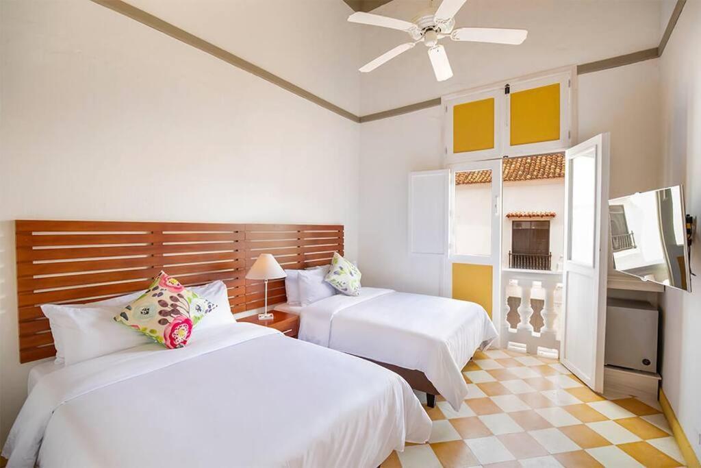 Casa En La Mejor Plaza De La Ciudad Vieja Apartment