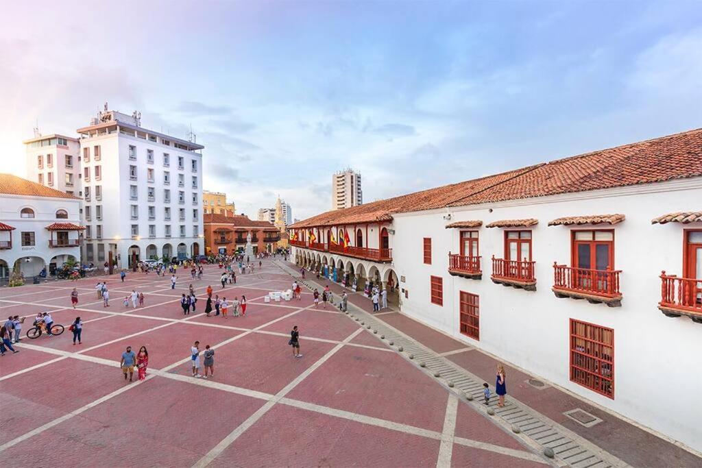 Casa En La Mejor Plaza De La Ciudad Vieja Apartment