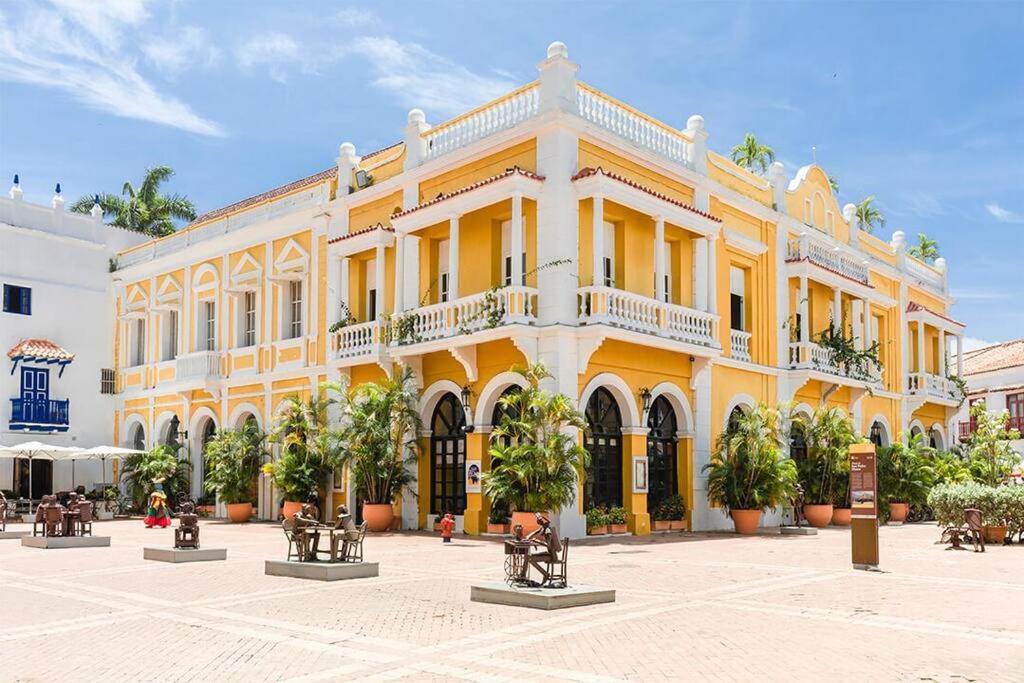 Casa En La Mejor Plaza De La Ciudad Vieja Apartment