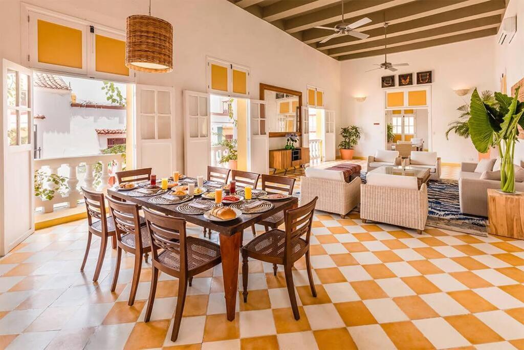 Apartment Casa En La Mejor Plaza De La Ciudad Vieja *