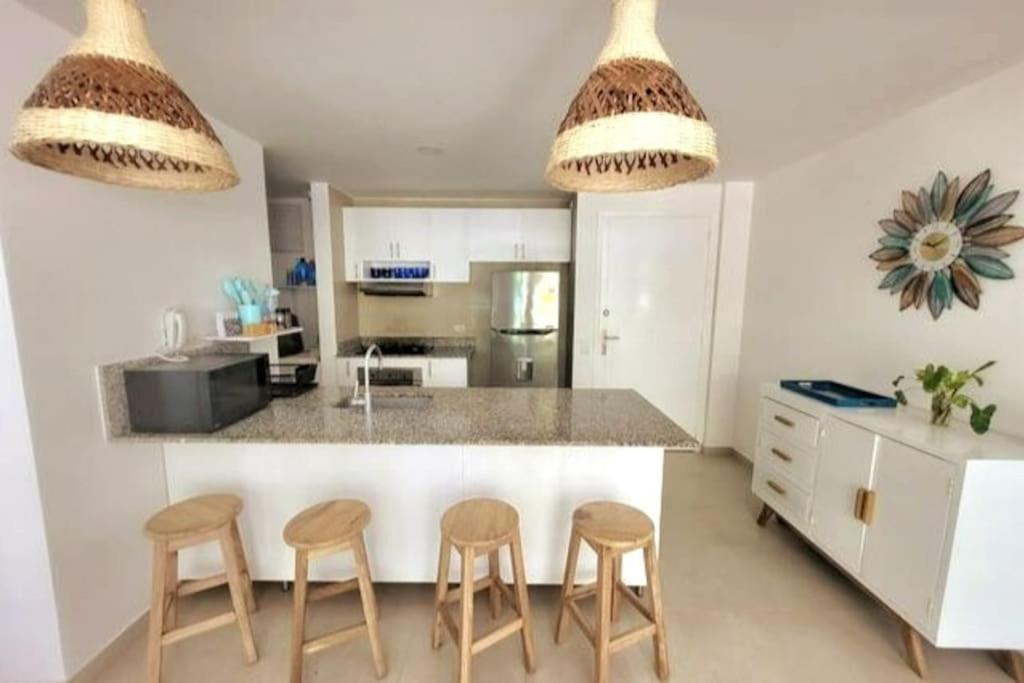 Beachfront - Apto De Playa - Morros Iii Apartment