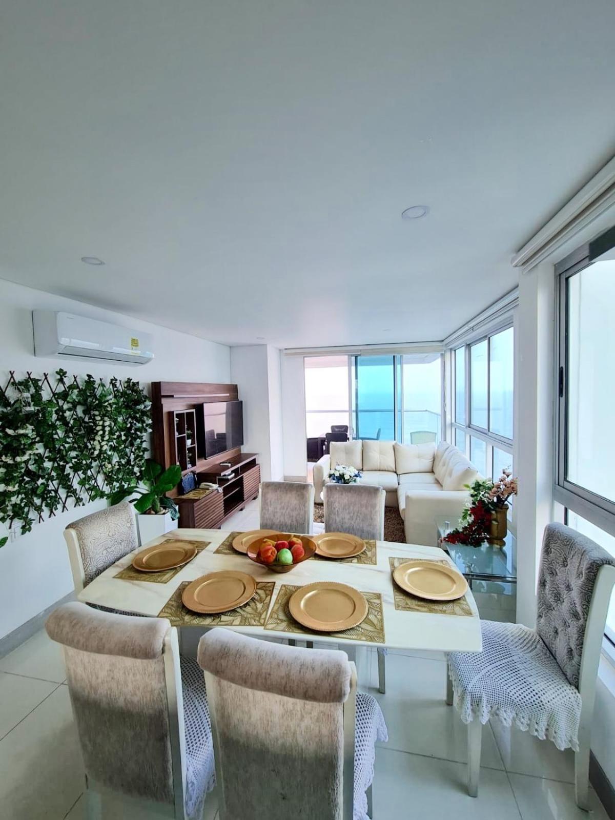 Beachfront Luxurious Apartment, Palmetto Apartment