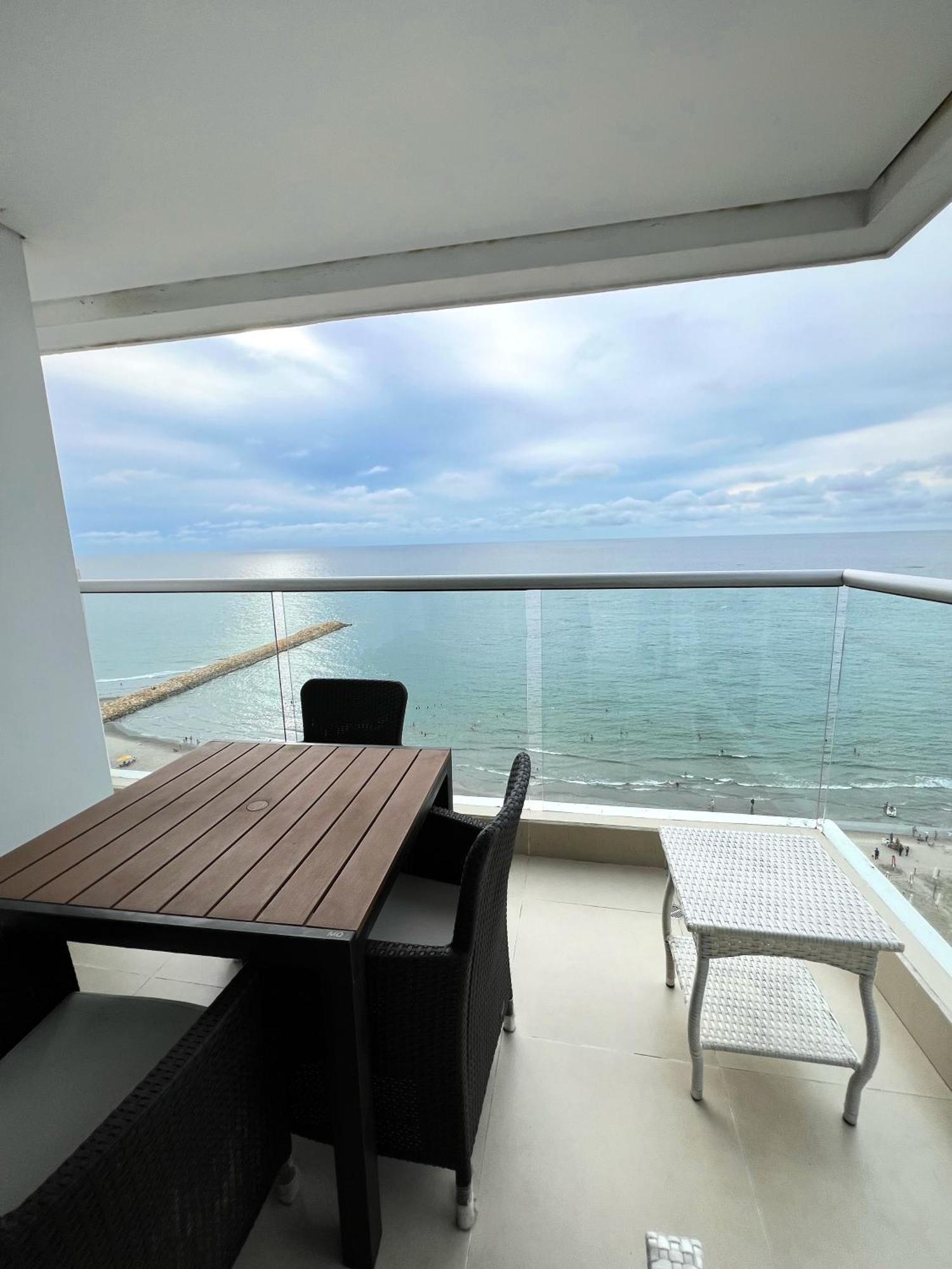 Beachfront Luxurious Apartment, Palmetto Apartment *
