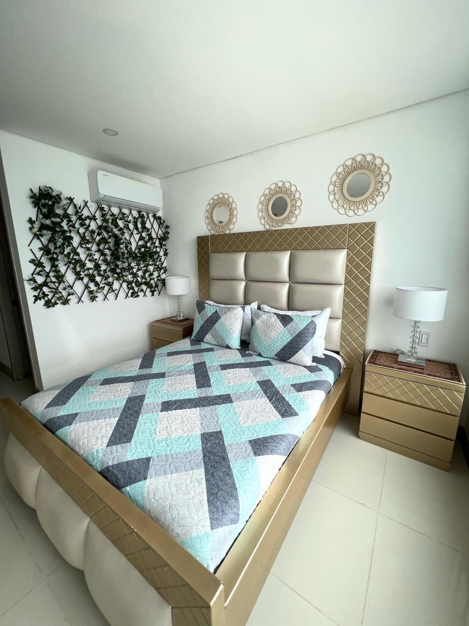 Beachfront Luxurious Apartment, Palmetto Apartment