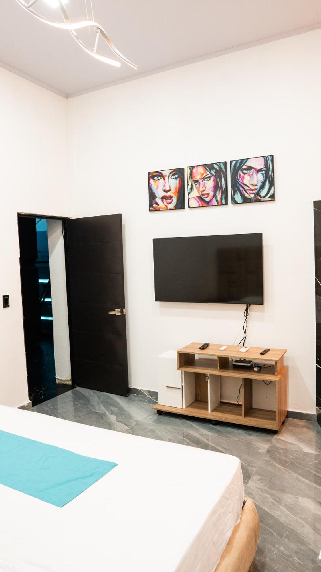 Ch Capsula Getsemani Capsule hotel Cartagena
