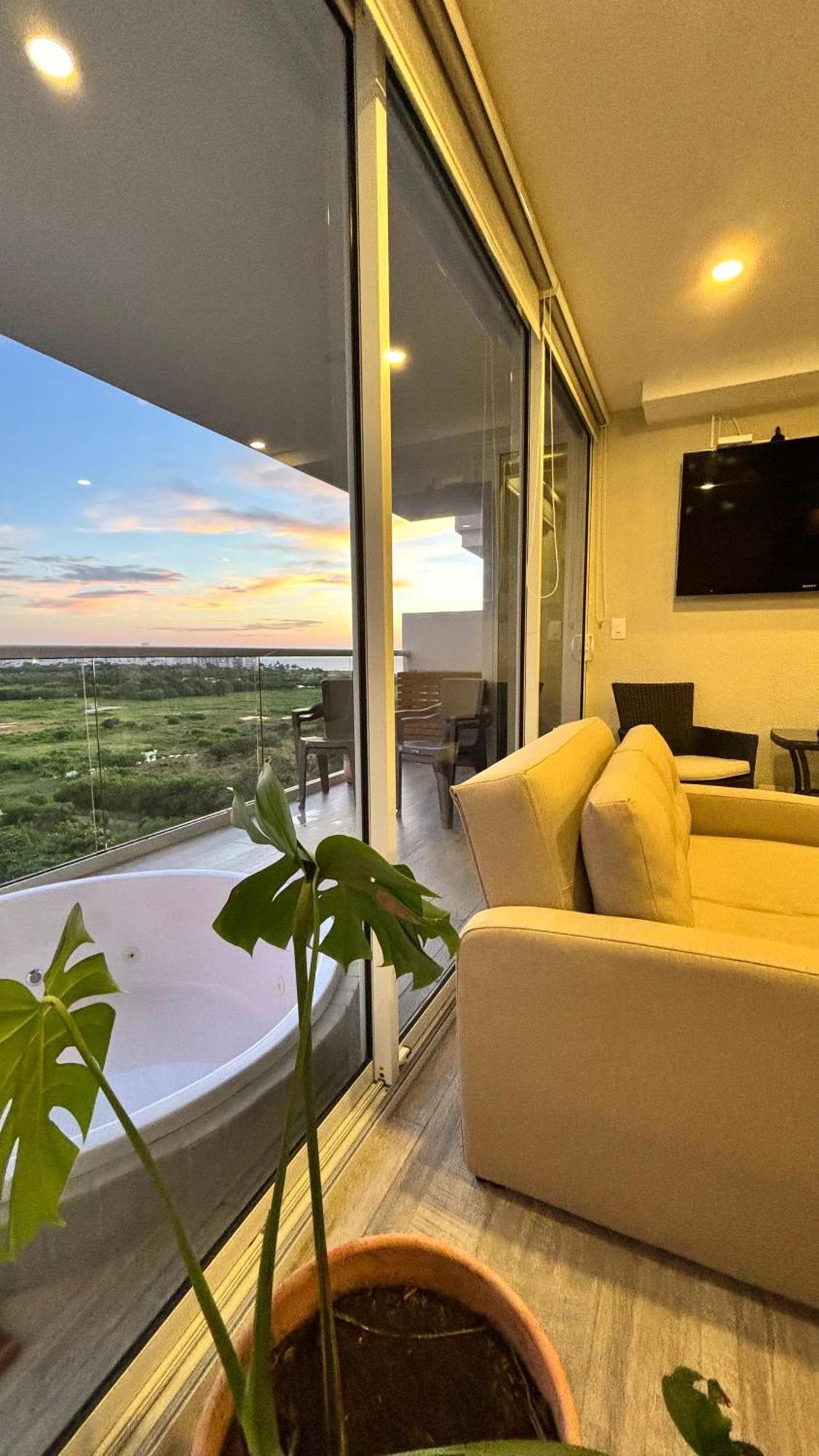 Dominique 907 Luxury Apartamento