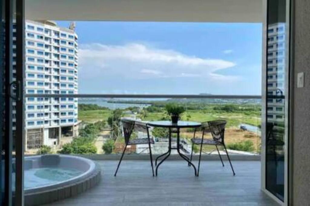 Indulge, Balcony Jacuzzi Apartamento *