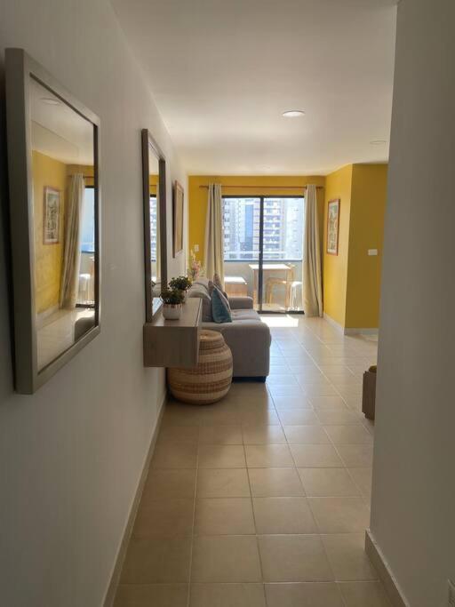 10mo Piso, Piscina, Jacuzzi Y A Pasos De La Playa *