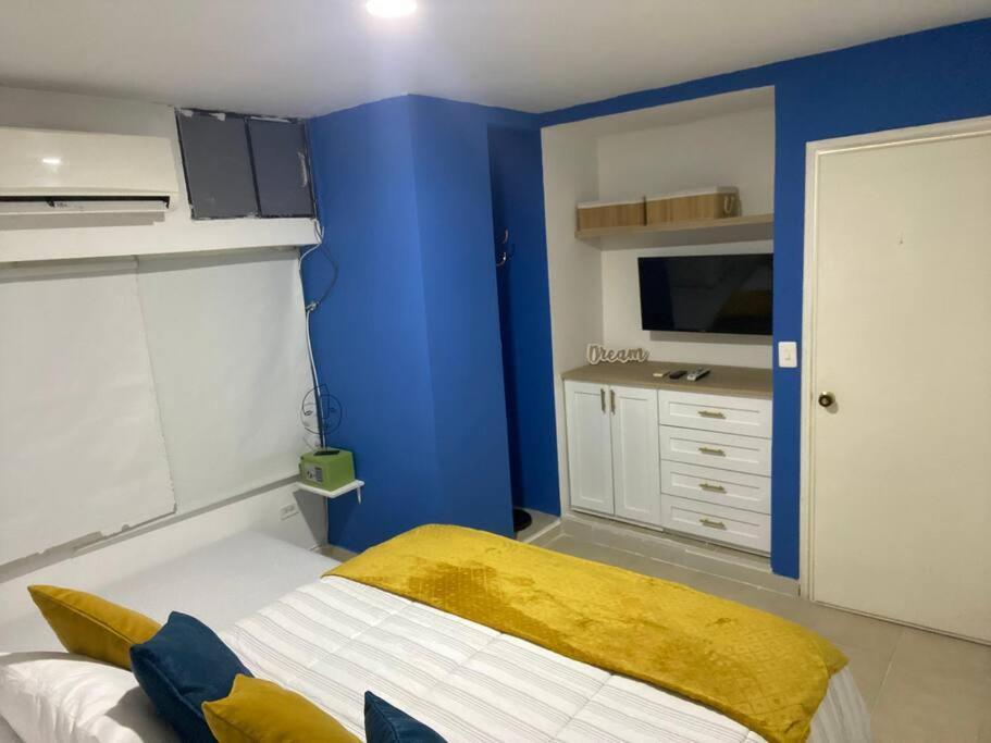 10mo Piso, Piscina, Jacuzzi Y A Pasos De La Playa Cartagena