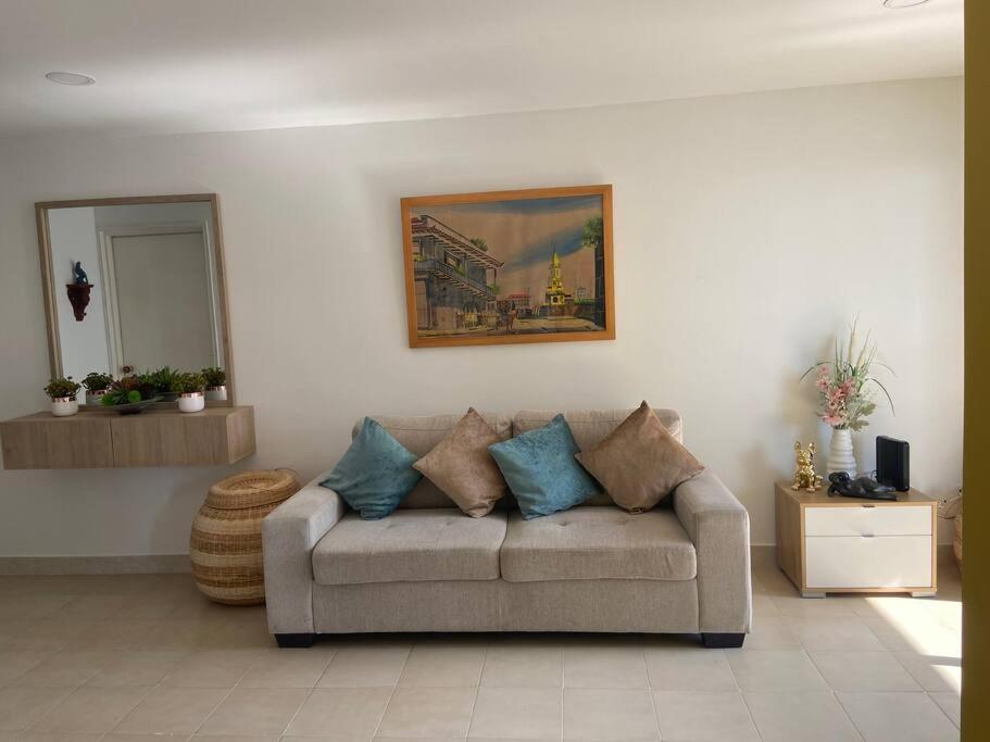10mo Piso, Piscina, Jacuzzi Y A Pasos De La Playa * Cartagena