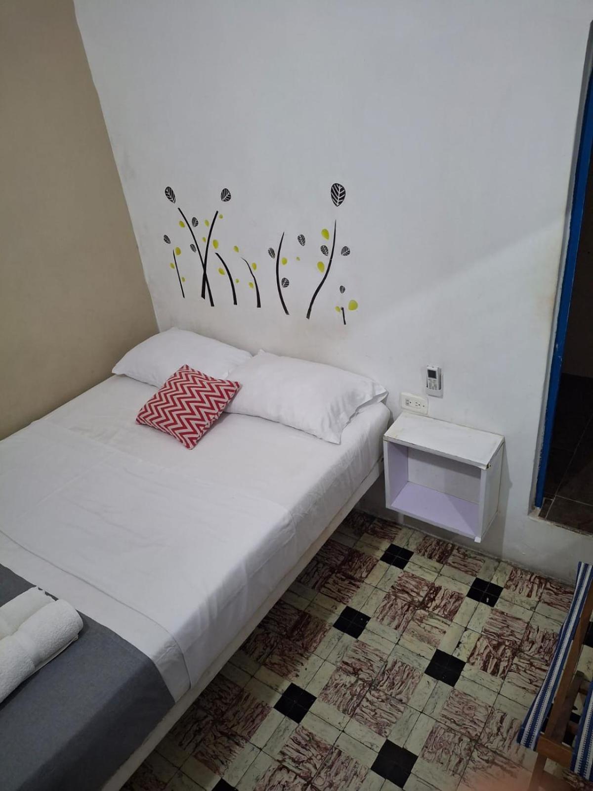 1811 Hostal *