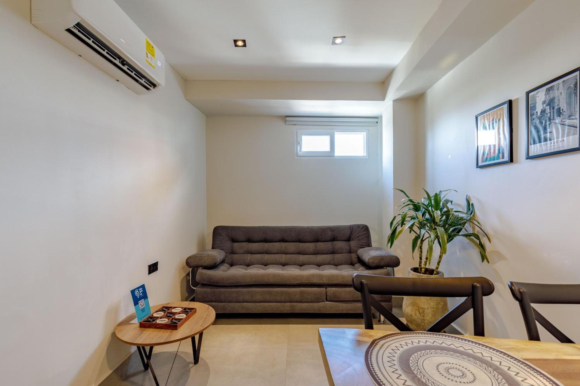 De La Cruz Apartahotel