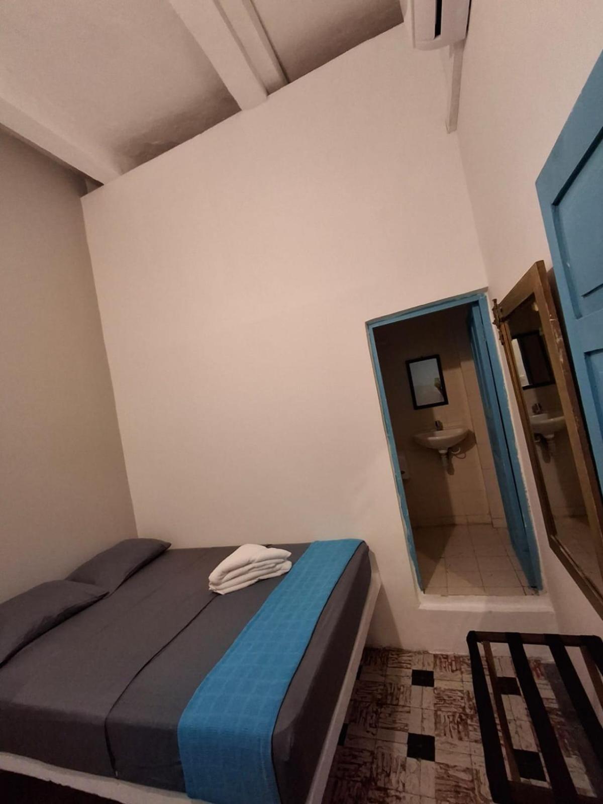 1811 Hostal *