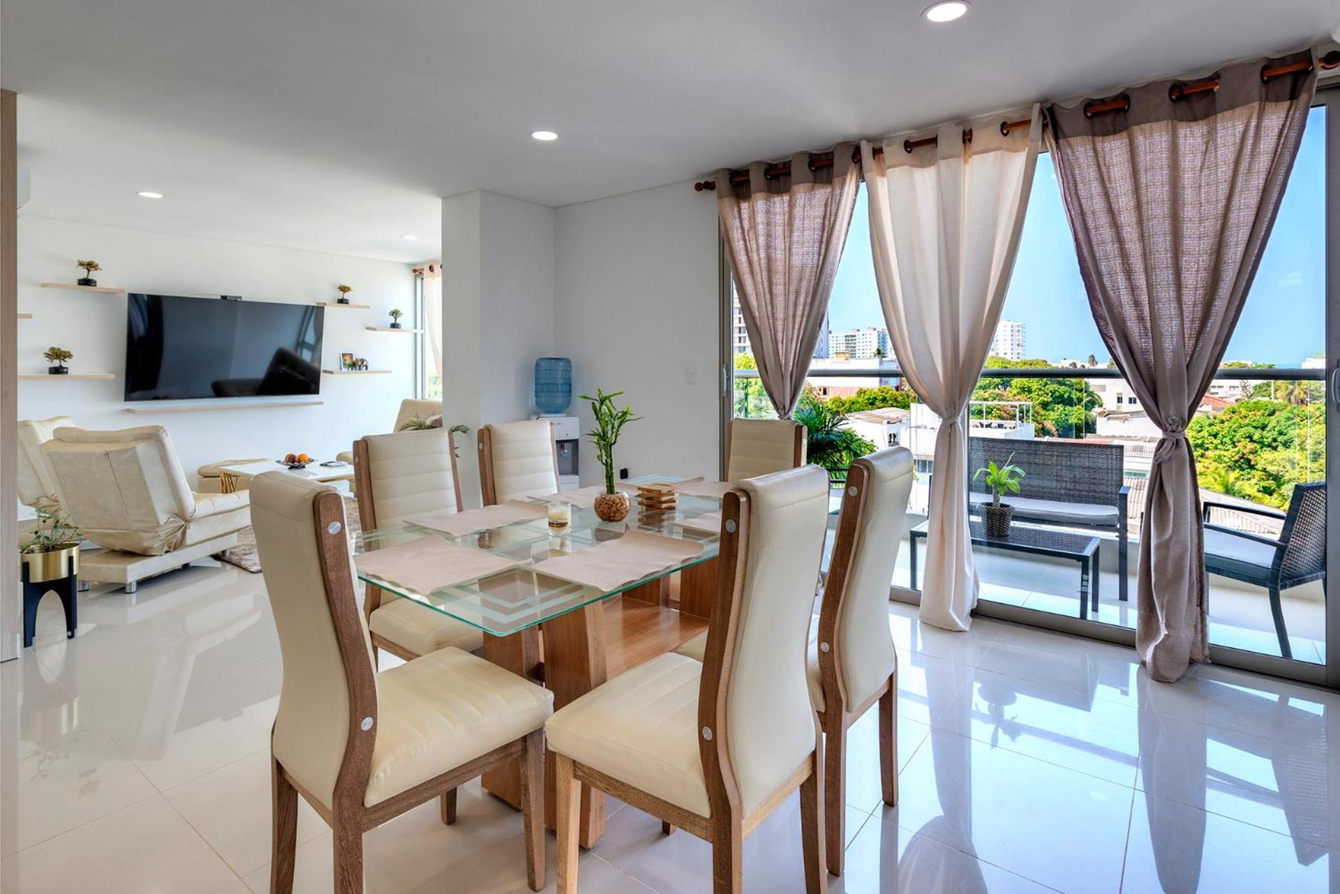 La Frontier Luxury Penthouse Apartment *