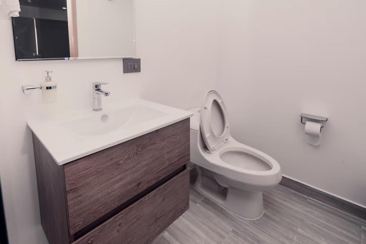 Apartamento Brand New Front In With Pool View