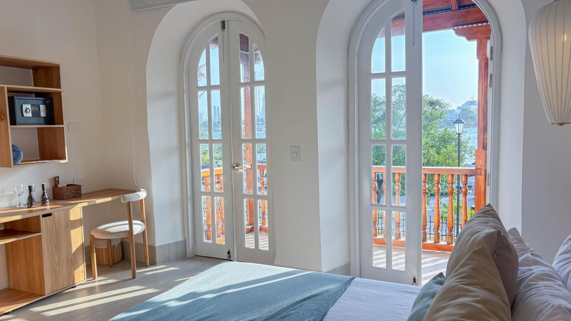 Casa Bugo Arsenal Hotel