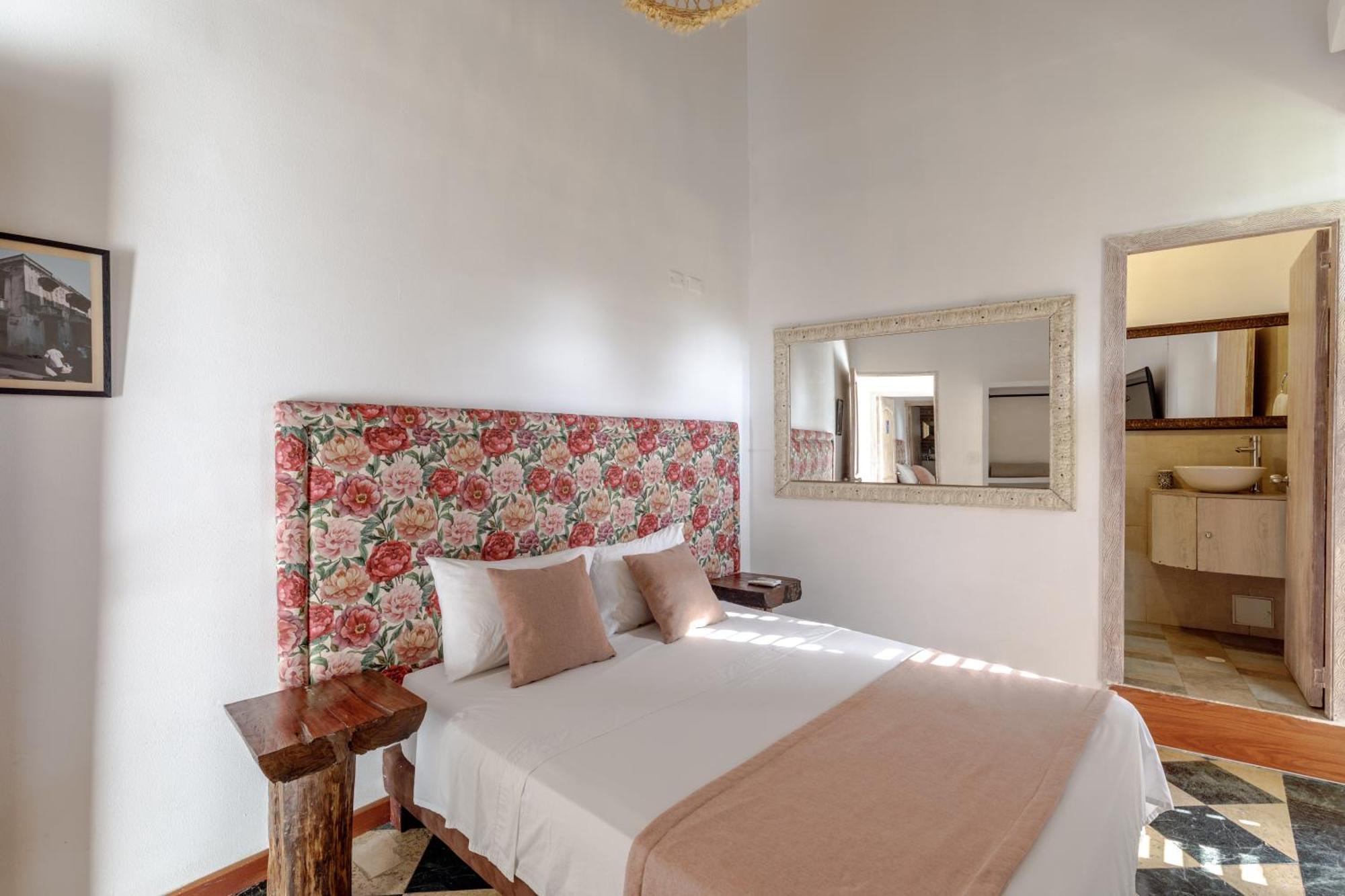 Bolola Hotel