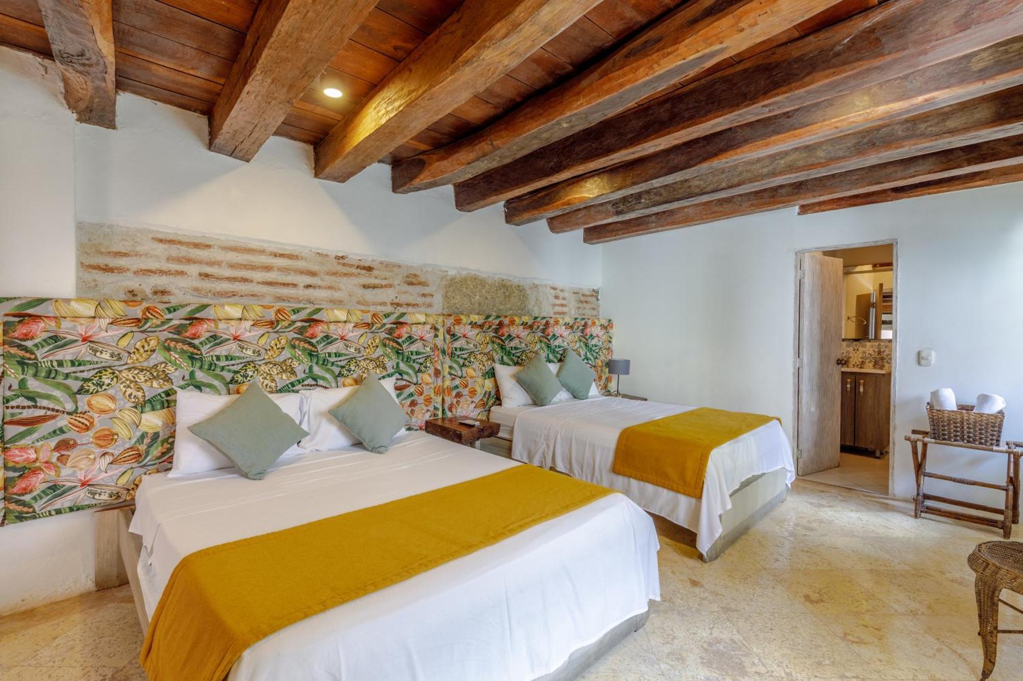 Bolola Hotel 3*